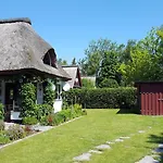 Reetdachhaus Schorsch Semesterbostad Börgerende-Rethwisch